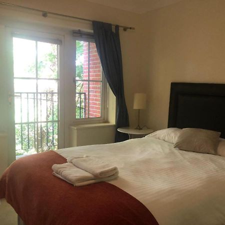 Lovely 2 Bedroom 2 Baths Flat With Free Parking Basingstoke Ngoại thất bức ảnh